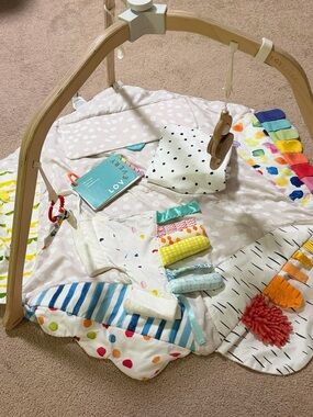 Lovey Playscape Baby Activity Gym - Developmental Play Mat, read description.